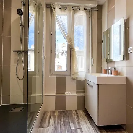 Le Maginot: Spacious Near Pompidou Apartment